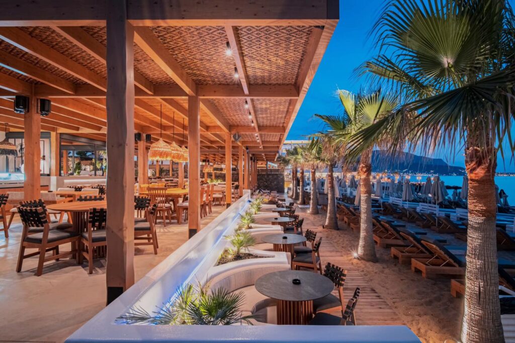 NISOS BEACH BAR & RESTAURANT